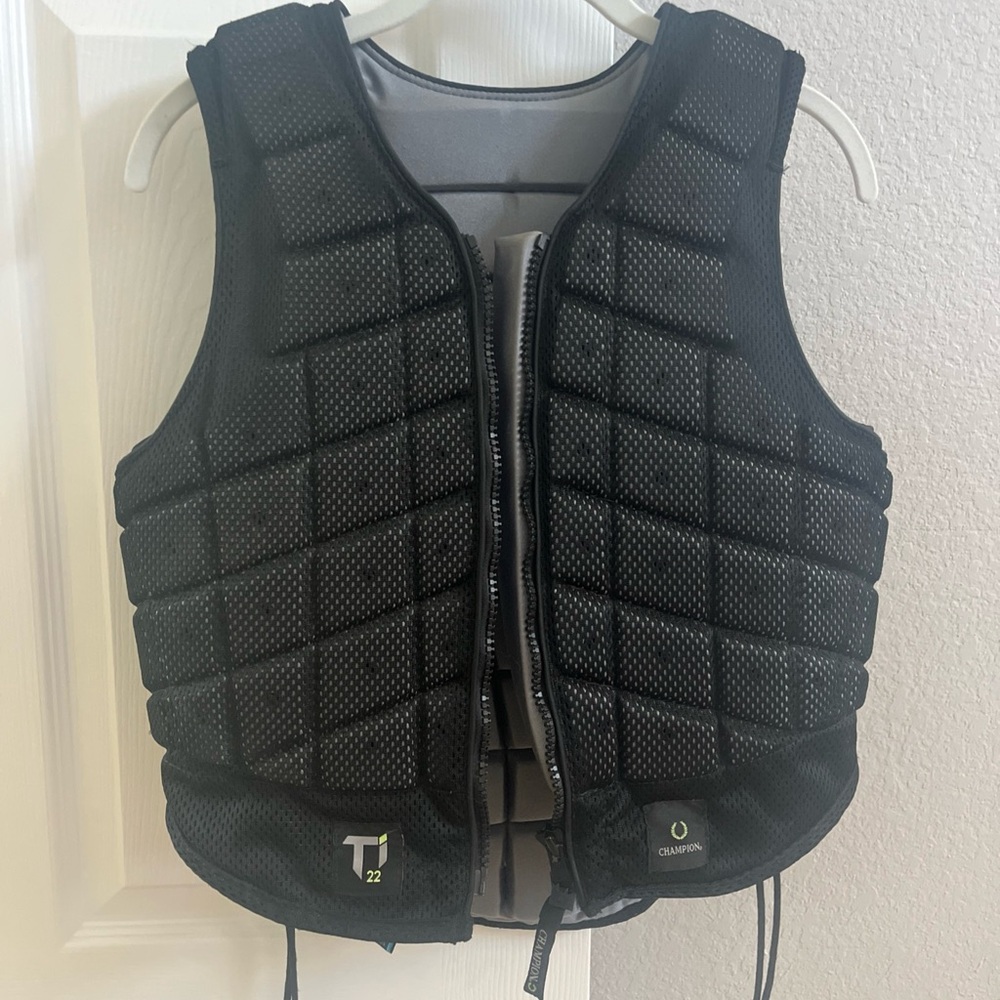 Champion Titanium TI22 Body Protector Eventing Equestrian Vest XSA (xs Adult)